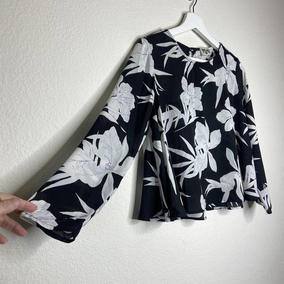 Show Me Your Mumu Black and White Floral Claudia Top Sz M - Picture 3 of 8